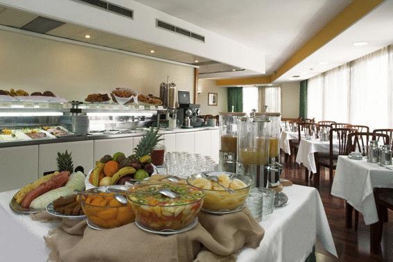 Husa Moncloa Madryt Restauracja zdjęcie